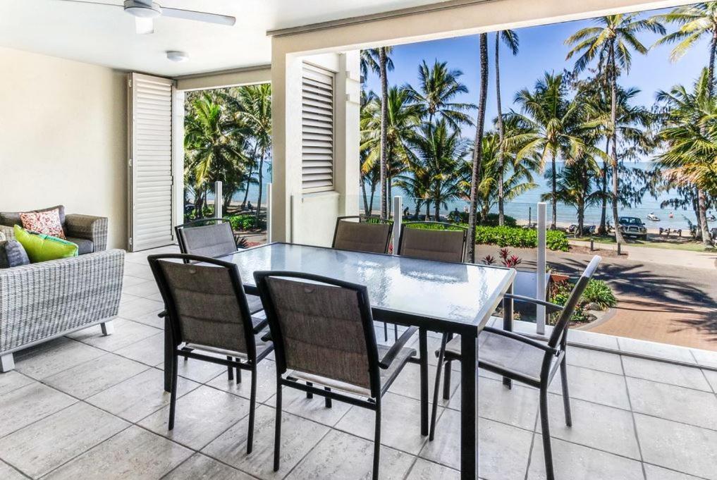Island Views Beachfront Apartments Palm Cove Kültér fotó