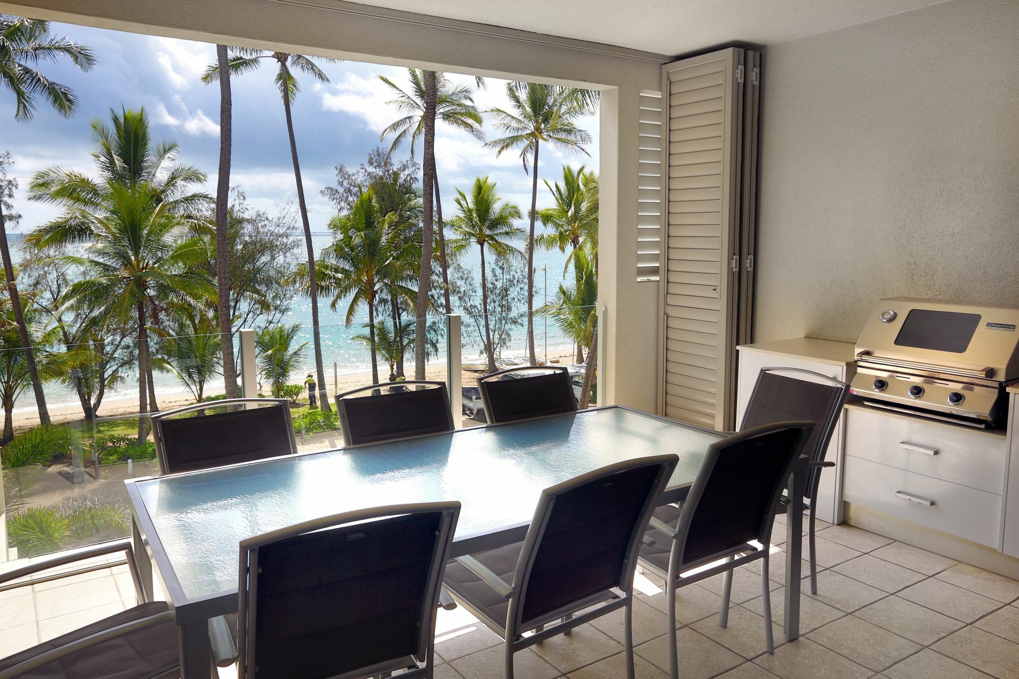 Island Views Beachfront Apartments Palm Cove Kültér fotó